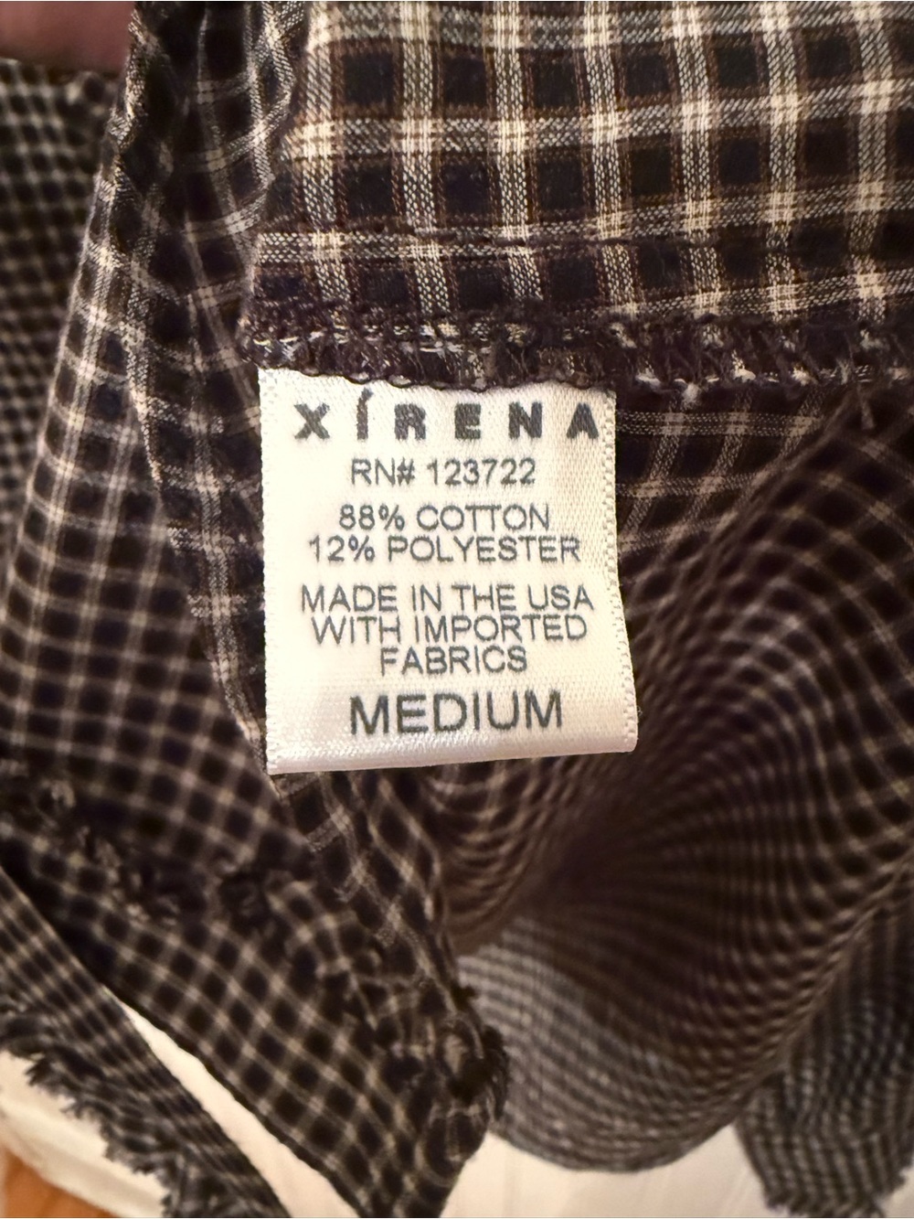 XiRena Amelie Button up Medium Blouse - Picture 4 of 7